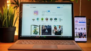 menggabungkan instagram dan website